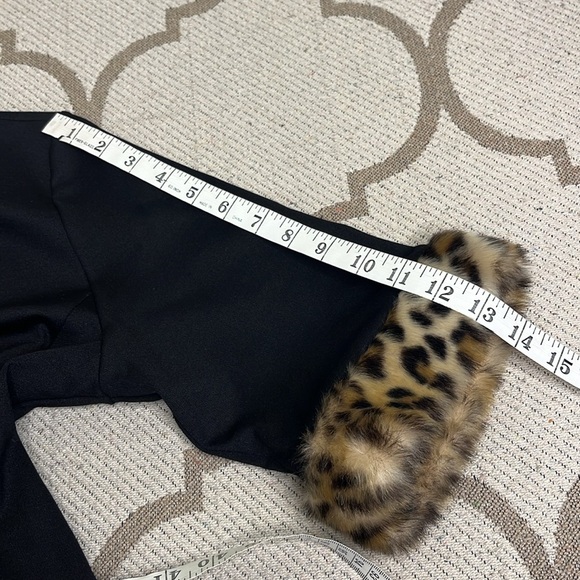 Sara Campbell black short sleeve fur trim cheetah front pockets swing dress - Picture 8 of 17